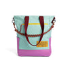 Tote Bag Allcatrazes Allca x Brasco Azul Respiro verde menta com base rosa em tecido hidrorrepelente, alça mochila e cabo náutico, 16L - vista frontal