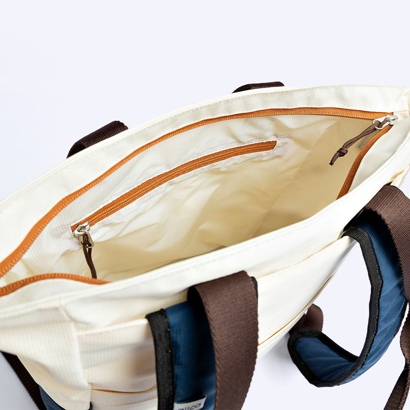 Tote Bag Allcatrazes Allca x Brasco Off White Encontro com forro de nylon impermeável bege - detalhe do bolso interno com zíper
