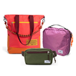 Kit Aerolook - Tote Brasco + Pochete Minuano, Coral Esquina e Verde Araucária, Nécessaire Hotel Rosa da Allcatrazes