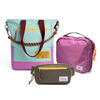 Kit Aerolook - Tote Brasco + Pochete The Summer Hunter, Azul Respiro e Verde Cachoeira, Nécessaire Hotel Rosa da Allcatrazes