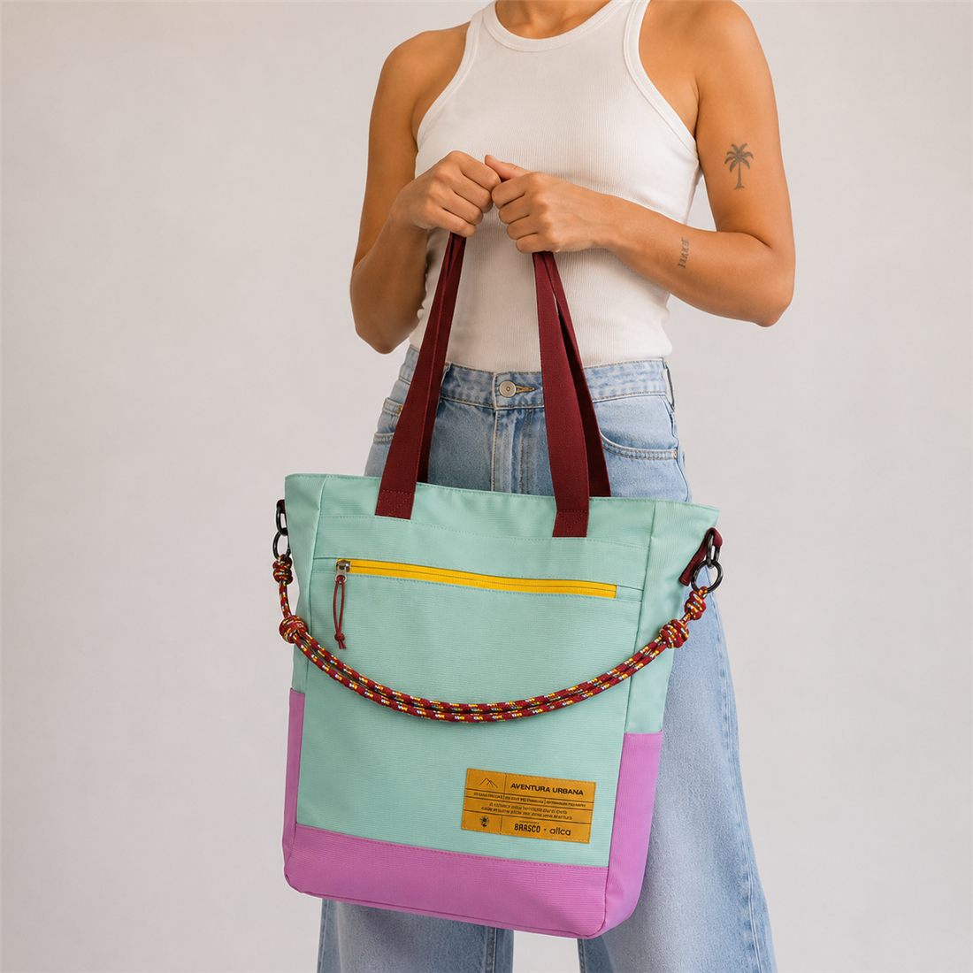 Tote Bag usada na mão